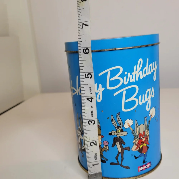 Vintage 1989 Bugs Bunny 50th Birthday Collectible Tin Can with Lid - Picture 11 of 12